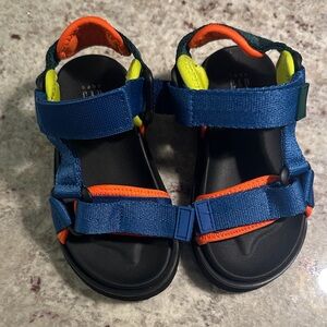 GAP Kids Blue and Orange tevas-adjacent strappy Sandals 7/8